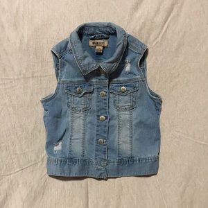 Cute distressed sleeveless jean jacket size 10
